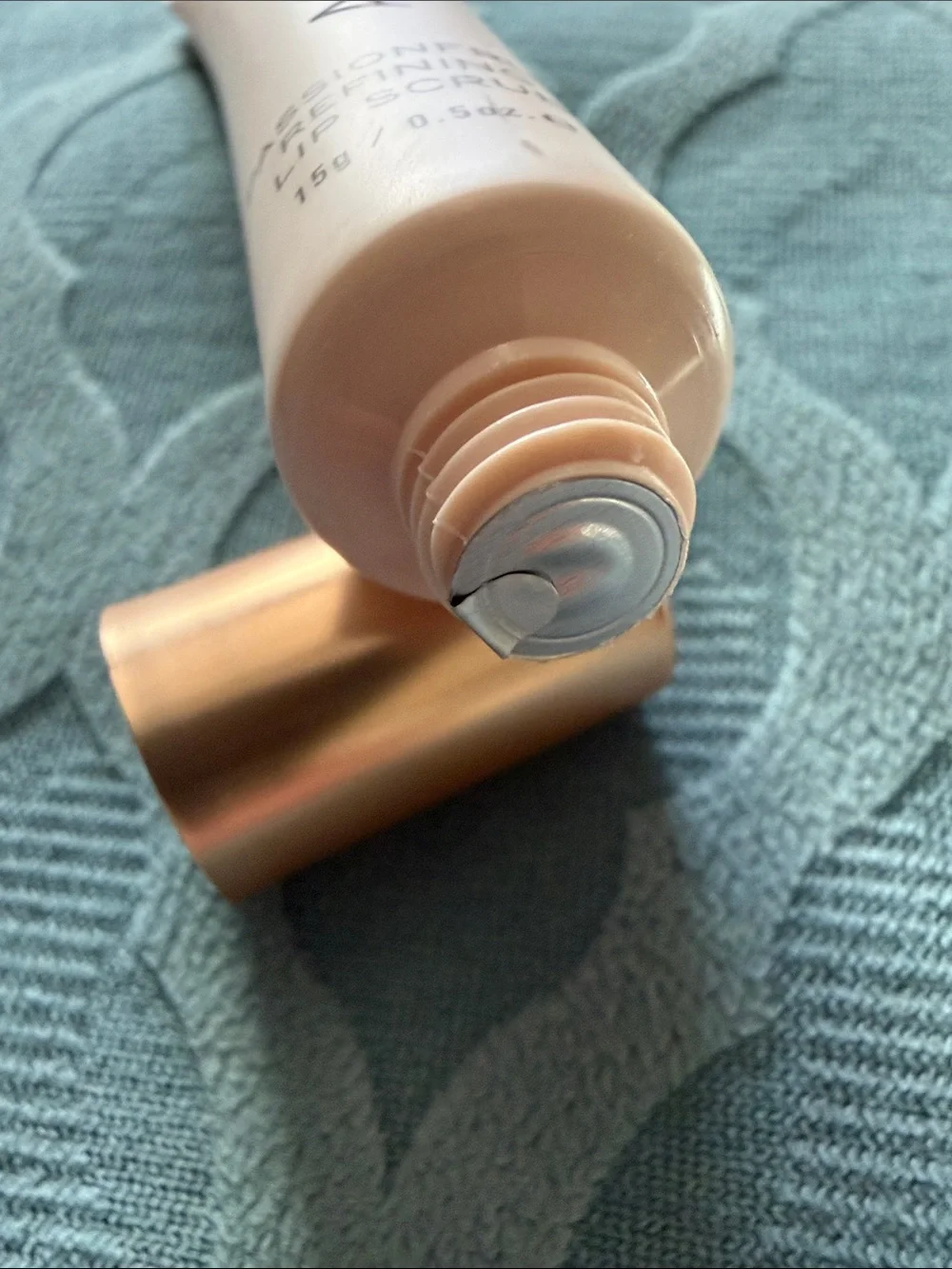 Aceology Passion Fruit Lip Scrub - White & Gold